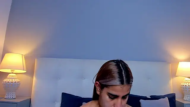 SaraaJhonsonn online show from 7, 11, 2025