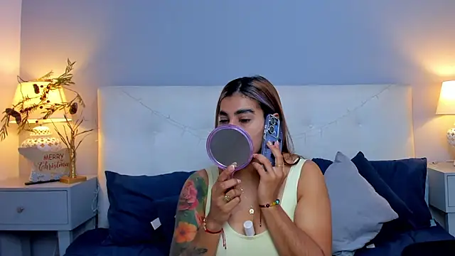 SaraaJhonsonn online show from 22, 11, 2025