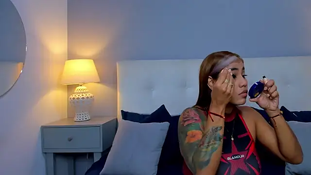 SaraaJhonsonn online show from 13, 9, 2025