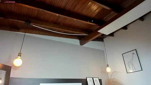 SaraaJhonsonn online show from 23, 3, 2026