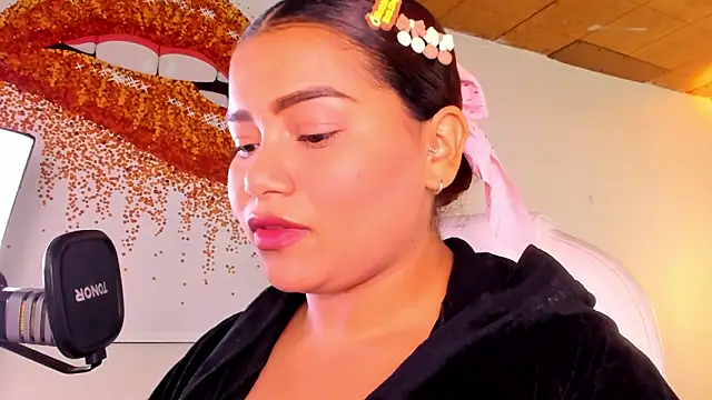 loly marce online show from 6, 3, 2025