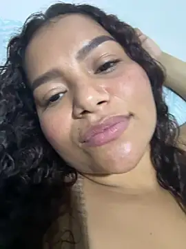 Snapshot of loly_marce chatting on 10, 1, 2026 loly marce online show from 10, 1, 2026