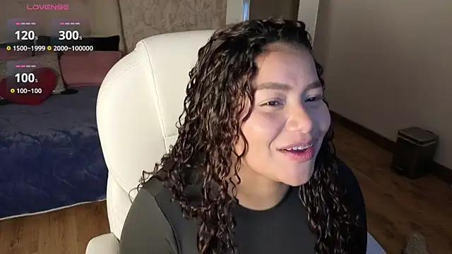 Snapshot of loly_marce chatting on 7, 2, 2026 loly marce online show from 7, 2, 2026