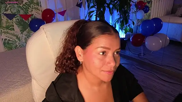 Snapshot of loly_marce chatting on 6, 7, 2026 loly marce online show from 6, 7, 2026
