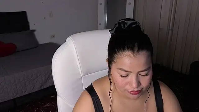 Snapshot of loly_marce chatting on 12, 2, 2026 loly marce online show from 12, 2, 2026