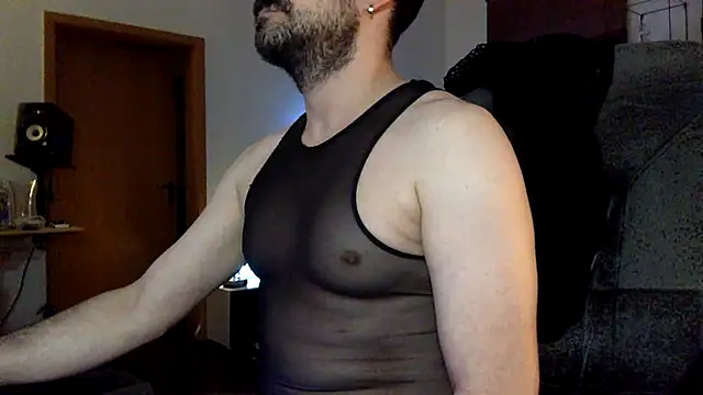 Snapshot of tomz0819 chatting on 23, 3, 2026 tomz0819 online show from 23, 3, 2026