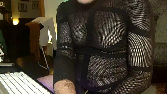 tomz0819 online show from 3, 11, 2025