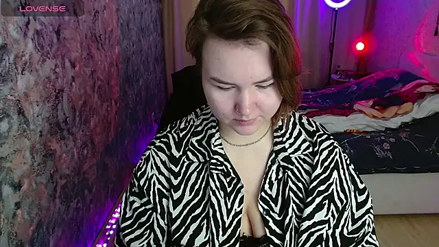 Snapshot of Jenny_Fox chatting on 4, 3, 2026 Jenny Fox online show from 4, 3, 2026