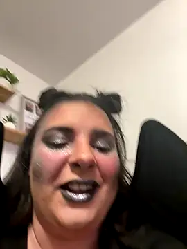 lairarose online show from 2, 11, 2025