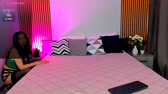 MiaBecky online show from 11, 5, 2026