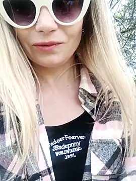SweetCupcaks online show from 28, 5, 2026