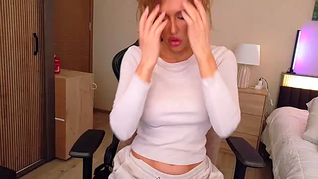 joycesilver online show from 10, 3, 2026