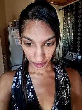 Snapshot of Silkylicious chatting on 11, 11, 2025 Silkylicious online show from 11, 11, 2025