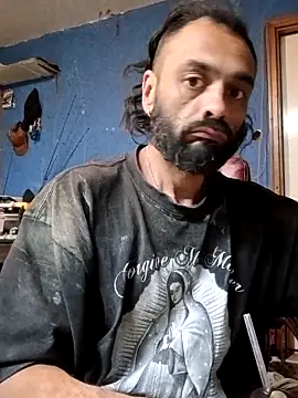 Snapshot of C8L3U chatting on 4, 3, 2026 C8L3U online show from 4, 3, 2026