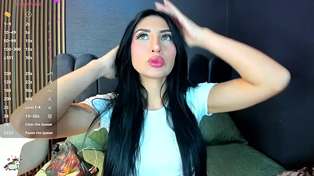 Nicolette ks  online show from 4, 12, 2025