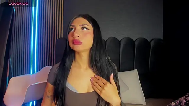 Nicolette ks  online show from 21, 11, 2025