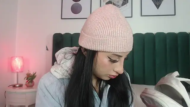 Nicolette ks  online show from 31, 10, 2025