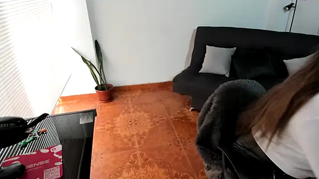 LinaBrowm online show from 25, 9, 2025