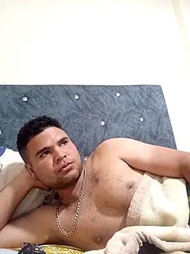 Snapshot of PITBuk_708 chatting on 14, 12, 2025 PITBuk 708 online show from 14, 12, 2025