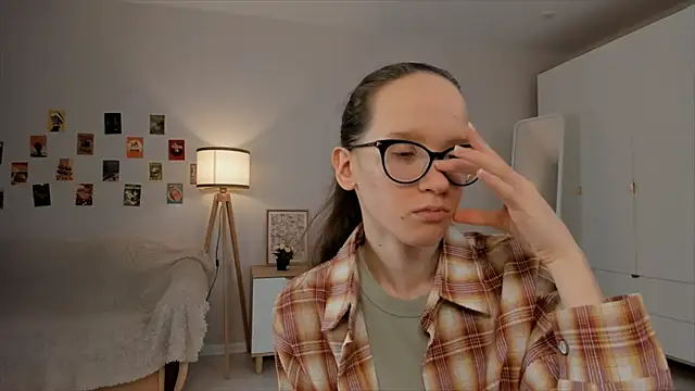 BettyBrowni online show from 17, 3, 2025