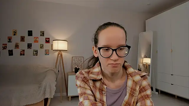 BettyBrowni online show from 18, 3, 2025