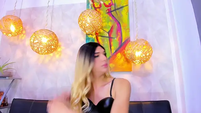 victoria aleia  online show from 8, 3, 2025