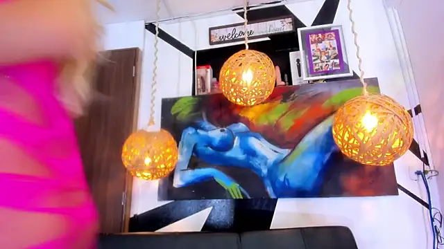 victoria aleia  online show from 9, 10, 2025