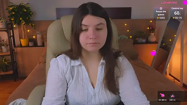 Viola  Shy online show from 13, 4, 2026