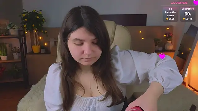 Viola  Shy online show from 16, 4, 2026