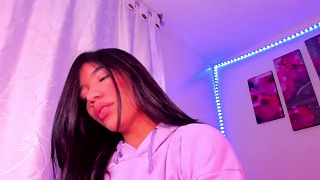 Alissarhys26 online show from 3, 3, 2025