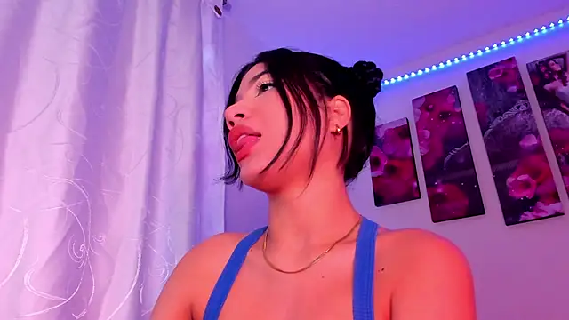 Alissarhys26 online show from 11, 2, 2025