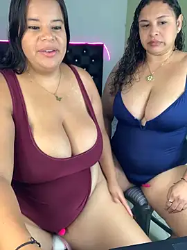 twocurvylatins online show from 24, 5, 2026