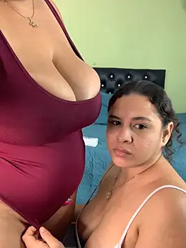 twocurvylatins online show from 22, 11, 2025