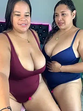 twocurvylatins online show from 18, 5, 2026