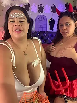twocurvylatins online show from 31, 10, 2025