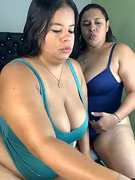 twocurvylatins online show from 30, 6, 2026