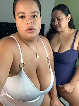 twocurvylatins online show from 6, 7, 2026