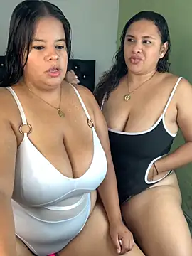 twocurvylatins online show from 19, 6, 2026