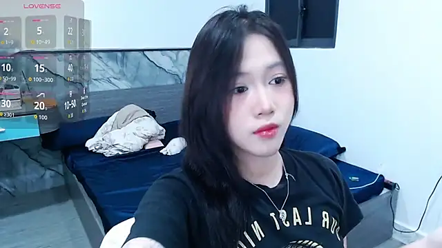 Lin SiYee online show from 28, 11, 2025