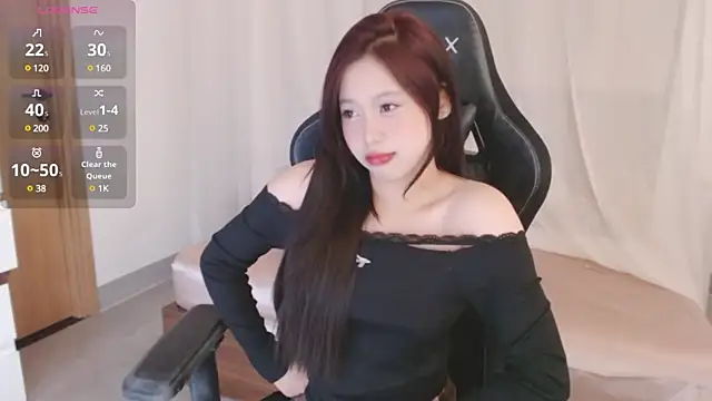 Lin SiYee online show from 18, 3, 2025