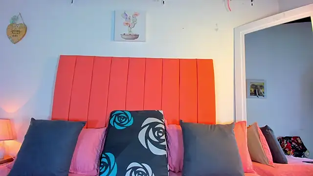 valen rose0 online show from 27, 10, 2025