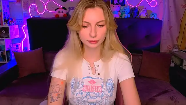 Snapshot of Maria_Hunt chatting on 21, 10, 2025 Maria Hunt online show from 21, 10, 2025