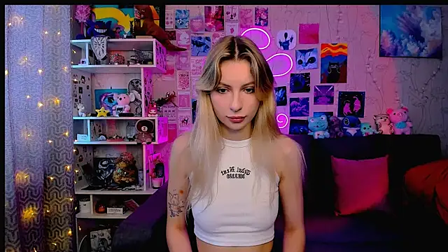 Snapshot of Maria_Hunt chatting on 5, 2, 2025 Maria Hunt online show from 5, 2, 2025