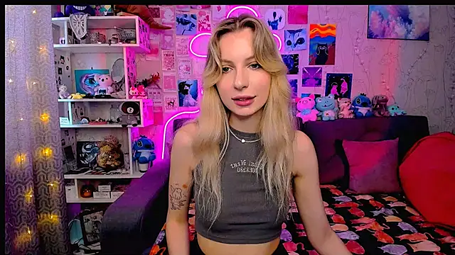 Snapshot of Maria_Hunt chatting on 13, 2, 2025 Maria Hunt online show from 13, 2, 2025