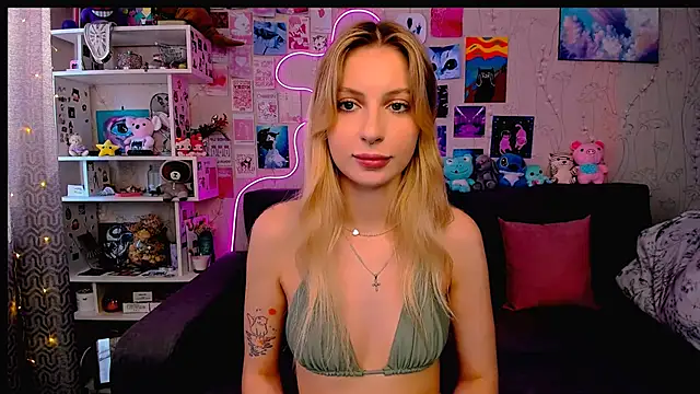 Snapshot of Maria_Hunt chatting on 7, 2, 2025 Maria Hunt online show from 7, 2, 2025