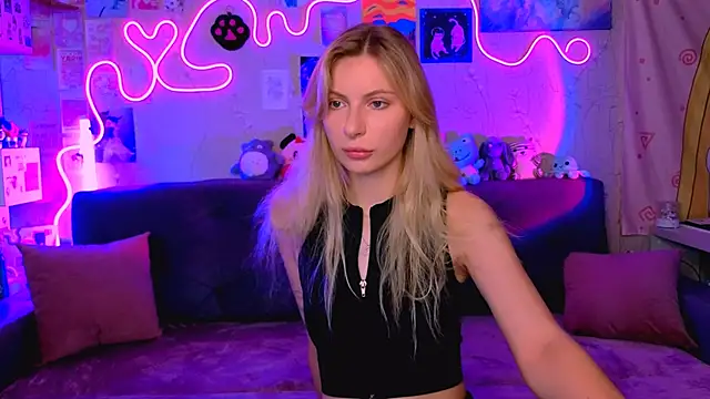 Snapshot of Maria_Hunt chatting on 23, 9, 2025 Maria Hunt online show from 23, 9, 2025