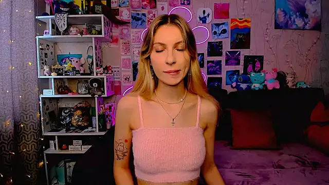 Snapshot of Maria_Hunt chatting on 5, 3, 2025 Maria Hunt online show from 5, 3, 2025