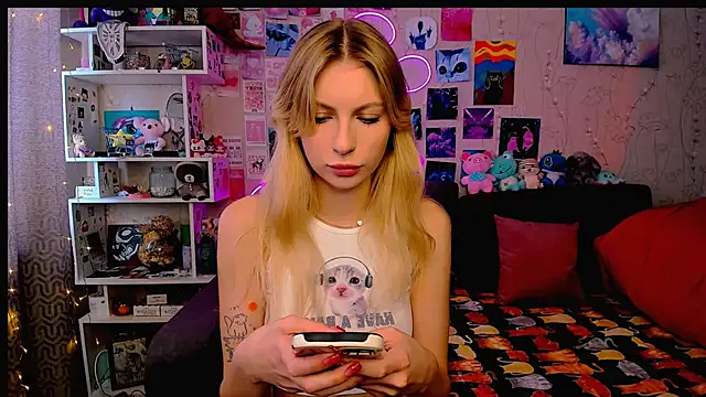 Snapshot of Maria_Hunt chatting on 19, 2, 2025 Maria Hunt online show from 19, 2, 2025