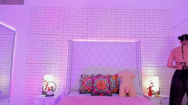 Coco Balenciaga  online show from 9, 4, 2026