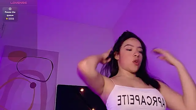 littleebluee online show from 9, 7, 2026